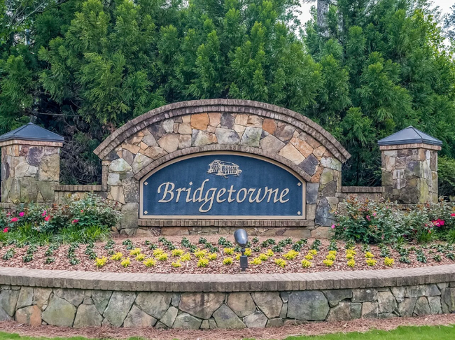 property at 3945 Pointe Vecchio Cir