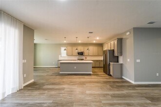 8368 Fenton St in Orlando, FL - Building Photo - Building Photo