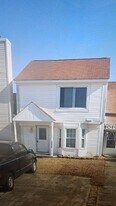1314 Covington Ct in Virginia Beach, VA - Building Photo