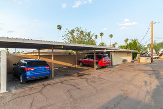 6631 E Cheery Lynn Rd in Scottsdale, AZ - Building Photo - Building Photo