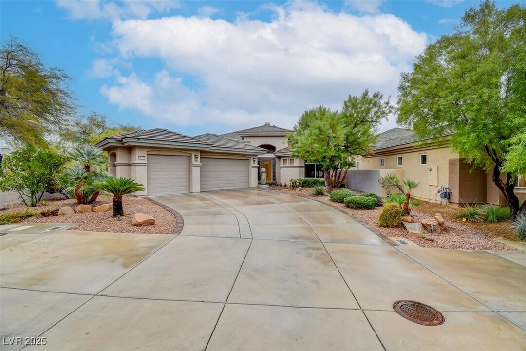 304 Mesa Rim Ct in Las Vegas, NV - Building Photo