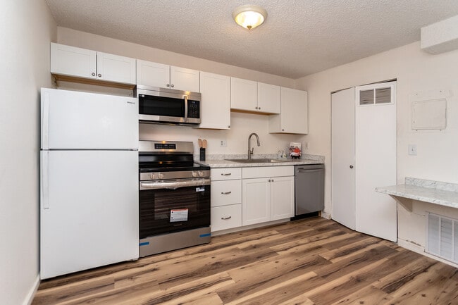 6672 Provincial Dr in Fountain, CO - Building Photo - Building Photo