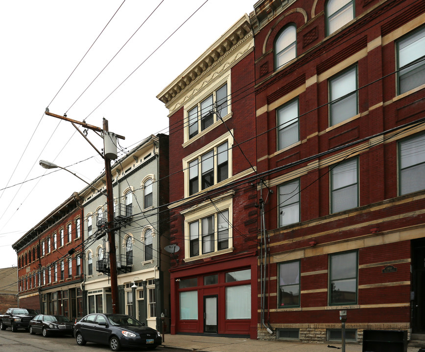 1412 Walnut St in Cincinnati, OH - Foto de edificio