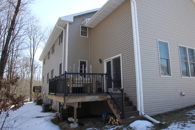 1338 Haley Ct in Suamico, WI - Building Photo - Building Photo