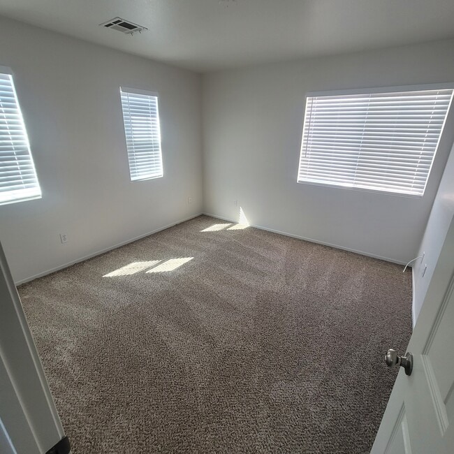 6108 Stanton Summit Dr in North Las Vegas, NV - Building Photo - Building Photo