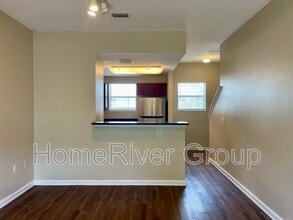 6047 Gibson Ave in Tampa, FL - Foto de edificio - Building Photo
