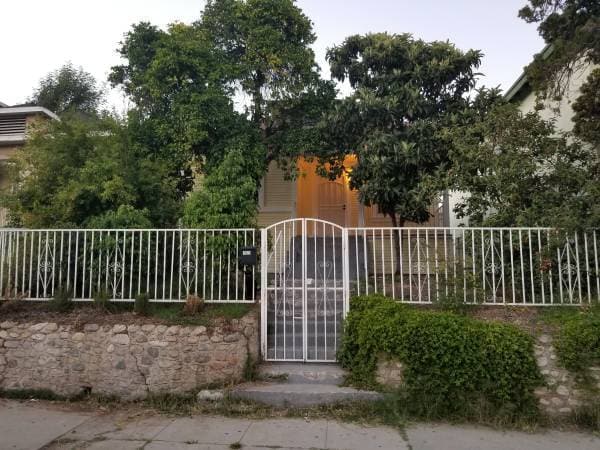 1923 Pennsylvania Ave in Los Angeles, CA - Building Photo - Building Photo