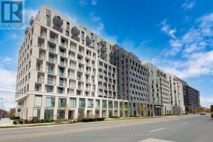 500 Wilson Ave in Toronto, ON - Building Photo