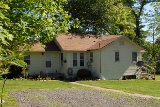 191-193 W Clarkstown Rd in New City, NY - Building Photo - Building Photo