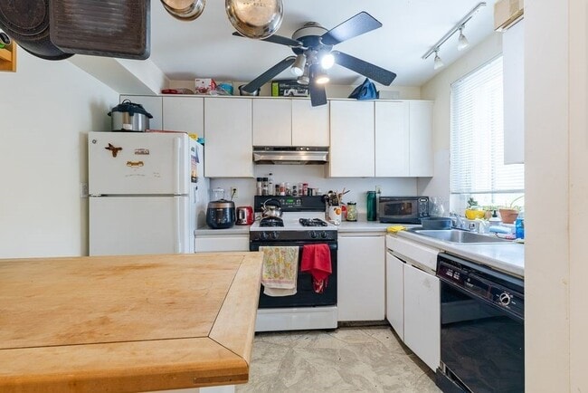 20 St Paul St in Brookline, MA - Building Photo - Building Photo