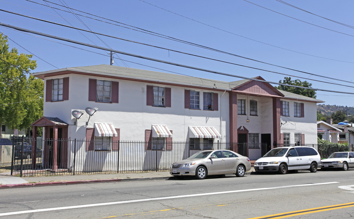 6400 Foothill Blvd in Oakland, CA - Foto de edificio