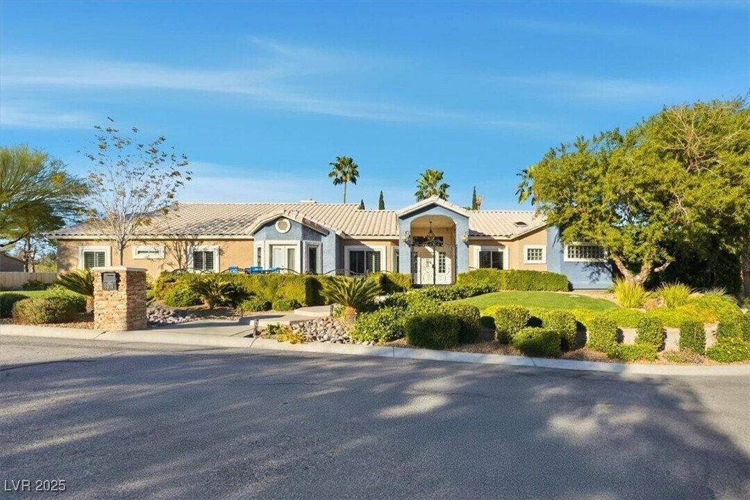 8570 Country Home Cir in Las Vegas, NV - Foto de edificio