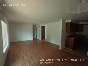 64 Park St-Unit -#4 in Lebanon, OR - Building Photo - Building Photo