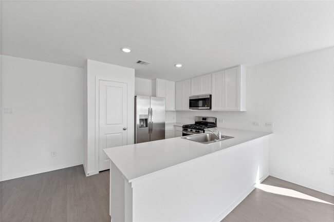 9326 Speckled Trout Dr in Baytown, TX - Building Photo - Building Photo