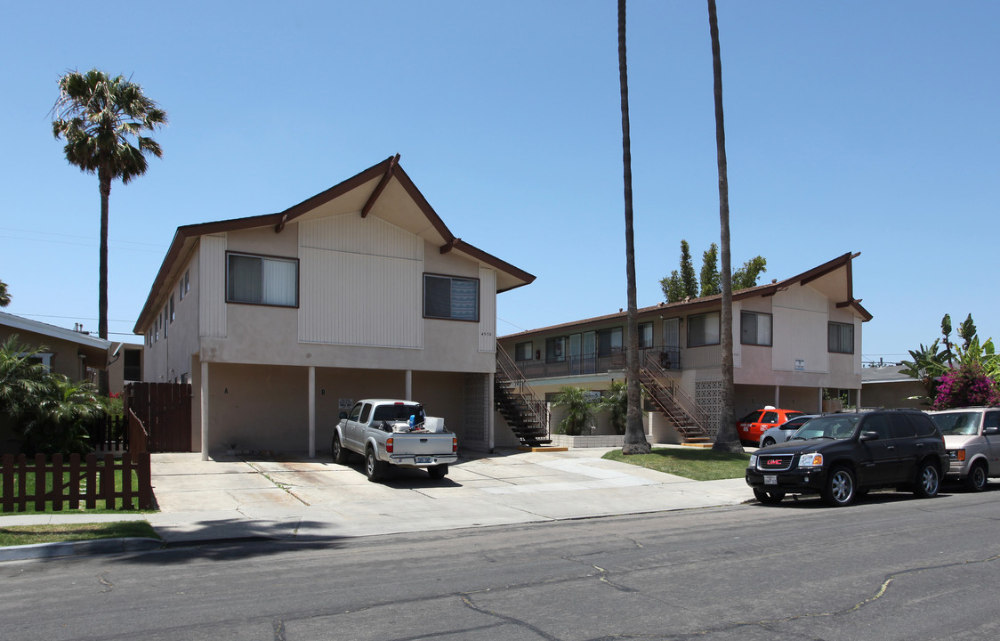 Tahiti Palms in San Diego, CA - Building Photo