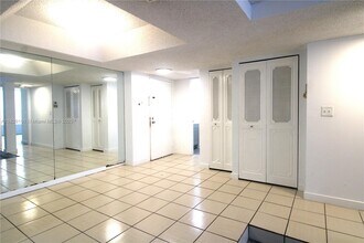 3750 Inverrary Dr in Lauderhill, FL - Building Photo - Building Photo