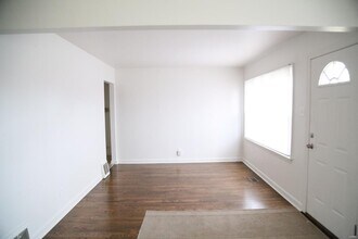 840 Pershall Rd in Florissant, MO - Building Photo - Building Photo