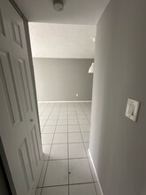 7300 NW 17th St, Unit 117 in Plantation, FL - Foto de edificio - Building Photo