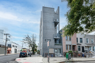 240 N Henry St in Brooklyn, NY - Building Photo - Building Photo