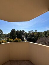 1501 Clairmont Rd, Unit 828 in Decatur, GA - Foto de edificio - Building Photo