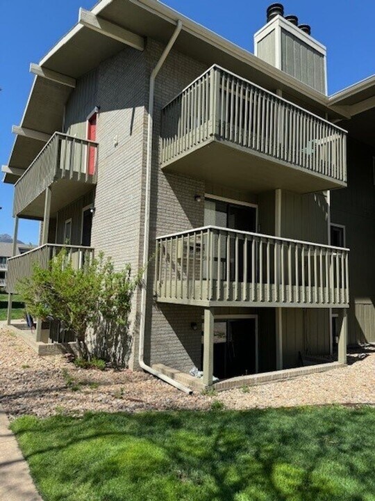 695 Manhattan in Boulder, CO - Building Photo