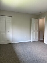 B 10 Nanni Dr in Winchester, CT - Building Photo - Building Photo