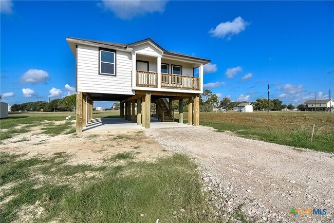 544 Buckskin Dr in Palacios, TX - Building Photo - Building Photo