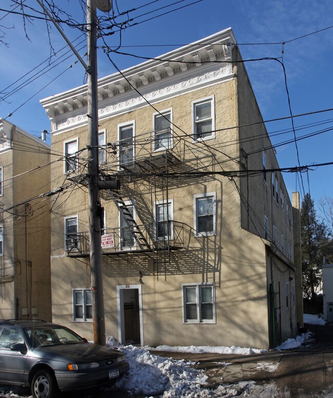 418 N Terrace Ave in Mount Vernon, NY - Building Photo - Building Photo