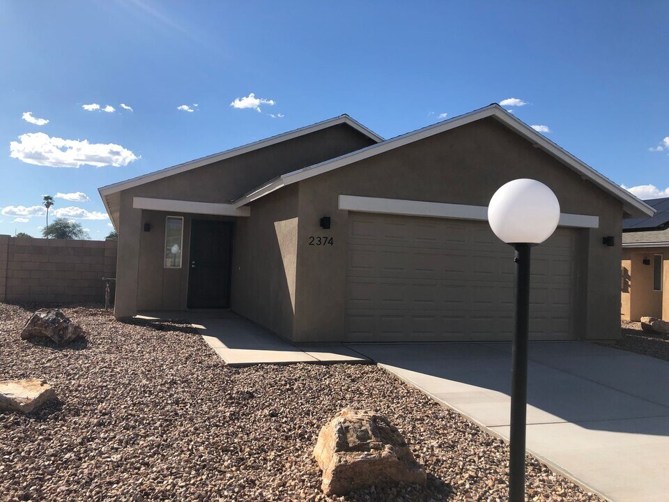 2374 South Dr in Tucson, AZ - Building Photo