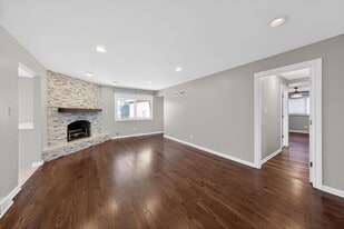 15334 Larkspur Ln in Orland Park, IL - Building Photo