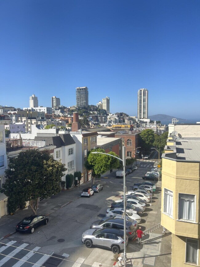 1085 Clay St in San Francisco, CA - Building Photo - Building Photo