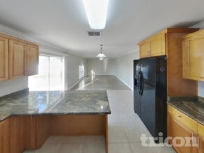 10323 Frog Pond Dr in Riverview, FL - Building Photo - Building Photo