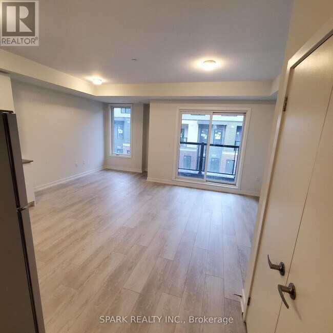 3562 Colonial Dr in Mississauga, ON - Building Photo - Building Photo
