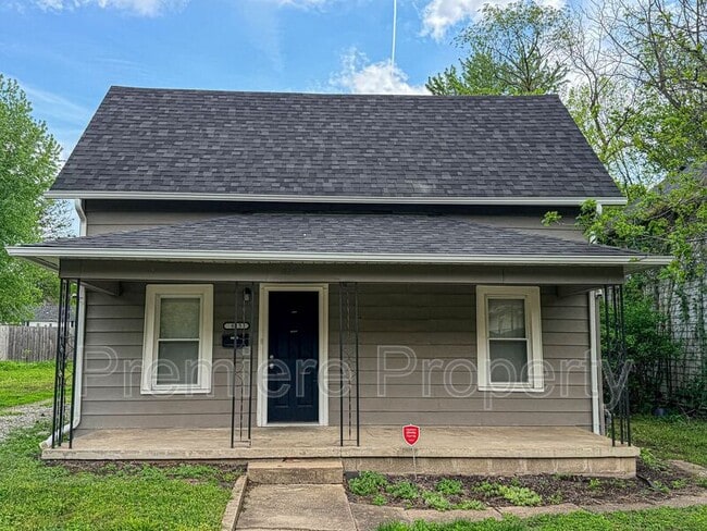 property at 815 S Grand Ave