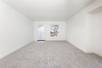 7128 SE 83rd Ave in Portland, OR - Building Photo - Building Photo