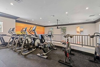 Renaissance at Uptown Orange in Orange, CA - Foto de edificio - Building Photo