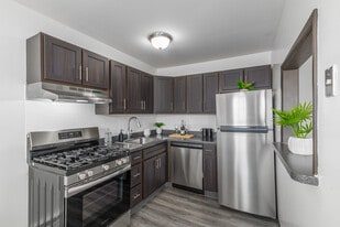 Laurelton Village Apartments in Williamstown, NJ - Building Photo