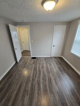 584 N Champion Ave in Columbus, OH - Building Photo - Building Photo