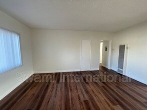 10970 S Figueroa St in Los Angeles, CA - Building Photo - Building Photo