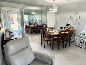 10215 Regal Dr, Unit #8 in Largo, FL - Building Photo - Building Photo