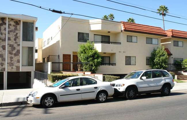 947 N Louise St in Glendale, CA - Building Photo - Building Photo