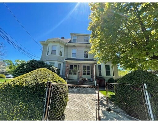 36 Lowell Ave-Unit -B in Newton, MA - Foto de edificio