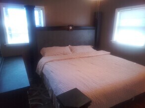 10208 E 7th St in Tulsa, OK - Foto de edificio - Building Photo