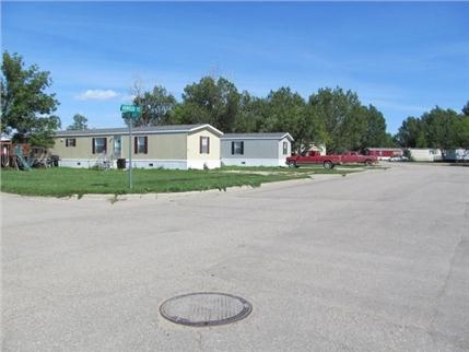 224 Pitcher Park SE in Devils Lake, ND - Building Photo - Building Photo