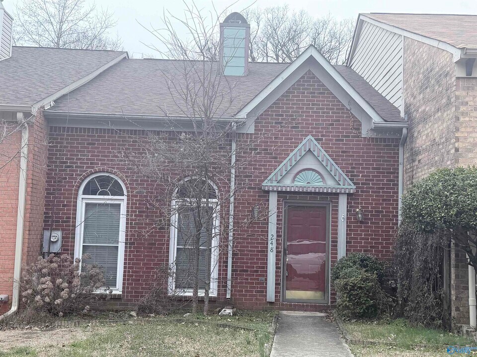 248 W Lake Cir in Madison, AL - Building Photo