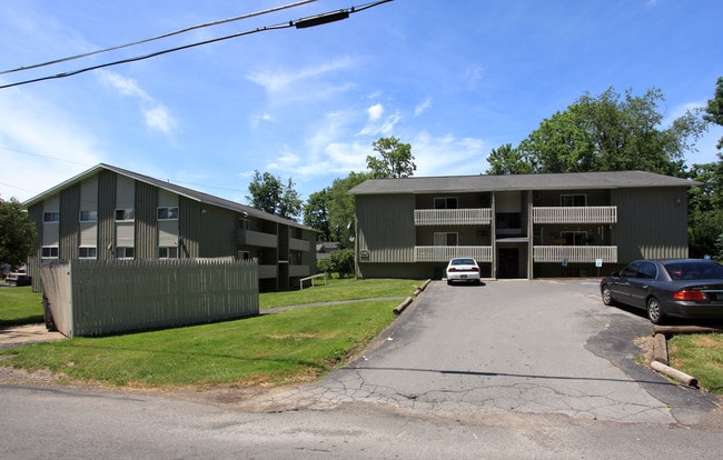 Chestnut Apartrments in Phoenix, NY - Foto de edificio - Building Photo