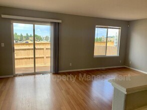 1214 S Zeno Way in Aurora, CO - Foto de edificio - Building Photo