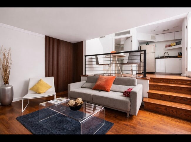 8665 Clifton Way in Beverly Hills, CA - Building Photo - Building Photo