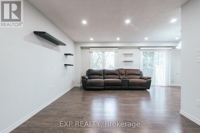 399 Vodden St E in Brampton, ON - Building Photo - Building Photo