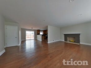 2000 Gaither St in Temple Hills, MD - Foto de edificio - Building Photo